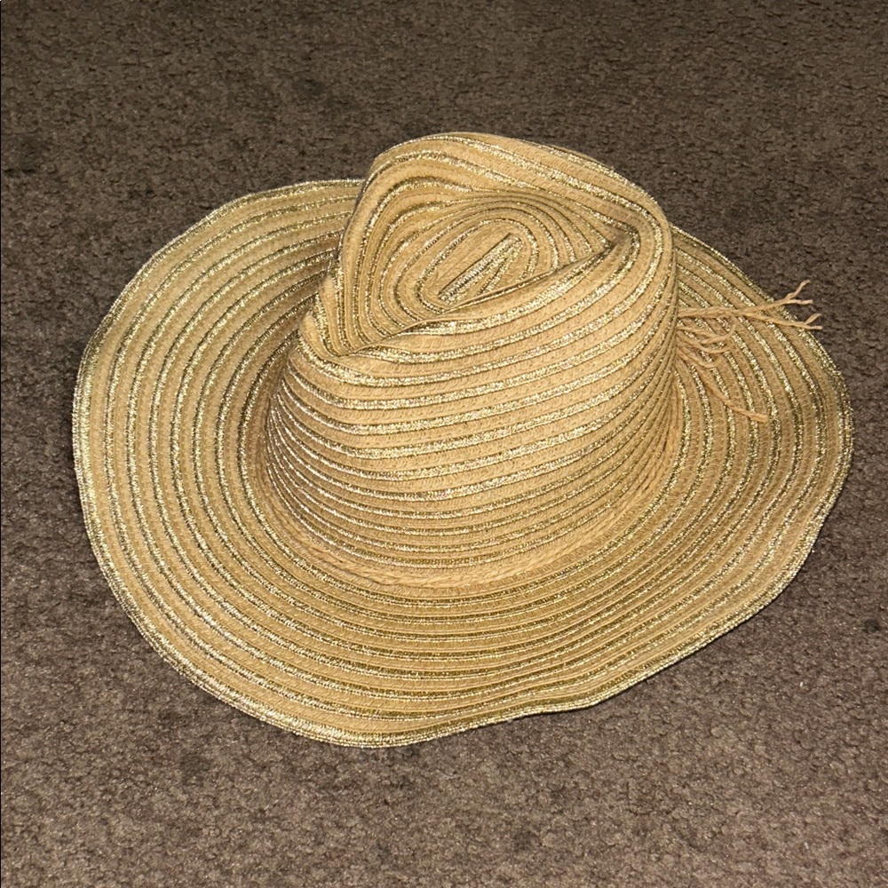 Kendall & Kylie Straw Hat in Brand New Condition